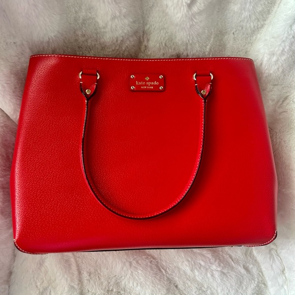 Kate Spade Red Purse and wallet Set. Cherry Red in excellent condition❤️ - Picture 3 of 9